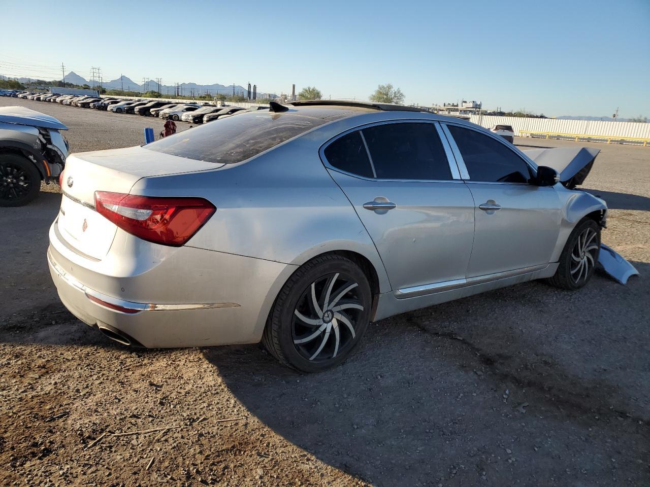 2016 KIA Cadenza