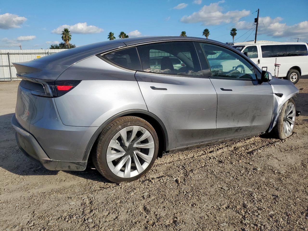 2026 TESLA MODEL Y