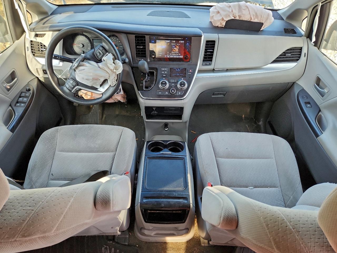 2015 TOYOTA SIENNA