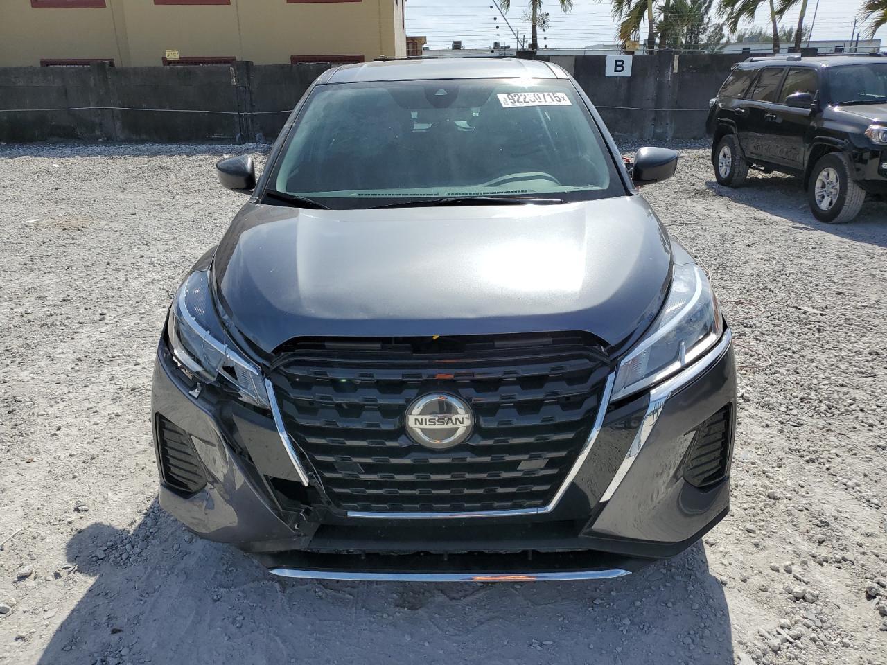 2021 NISSAN KICKS