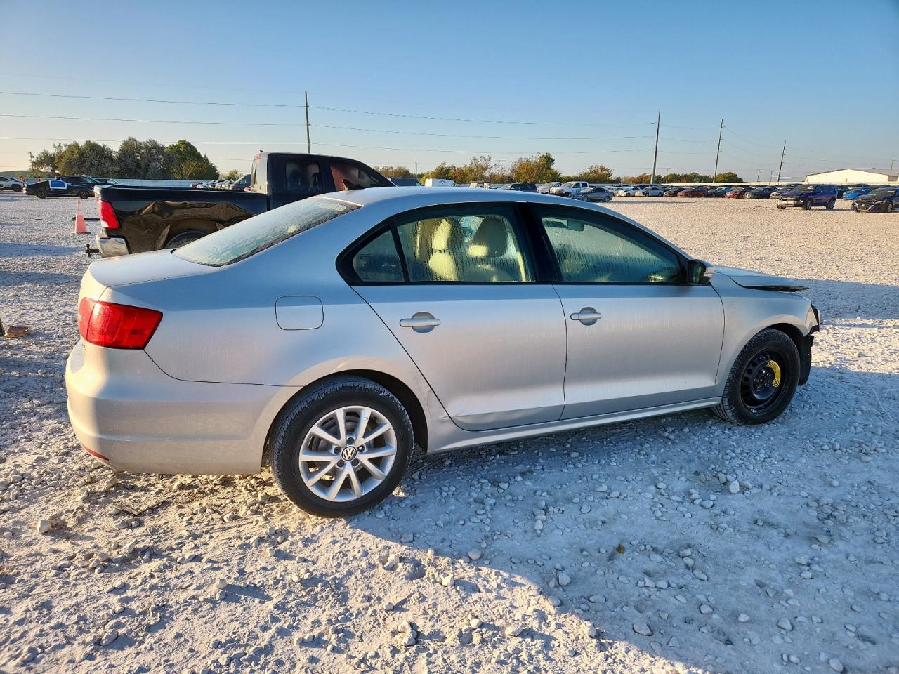 2011 VOLKSWAGEN JETTA