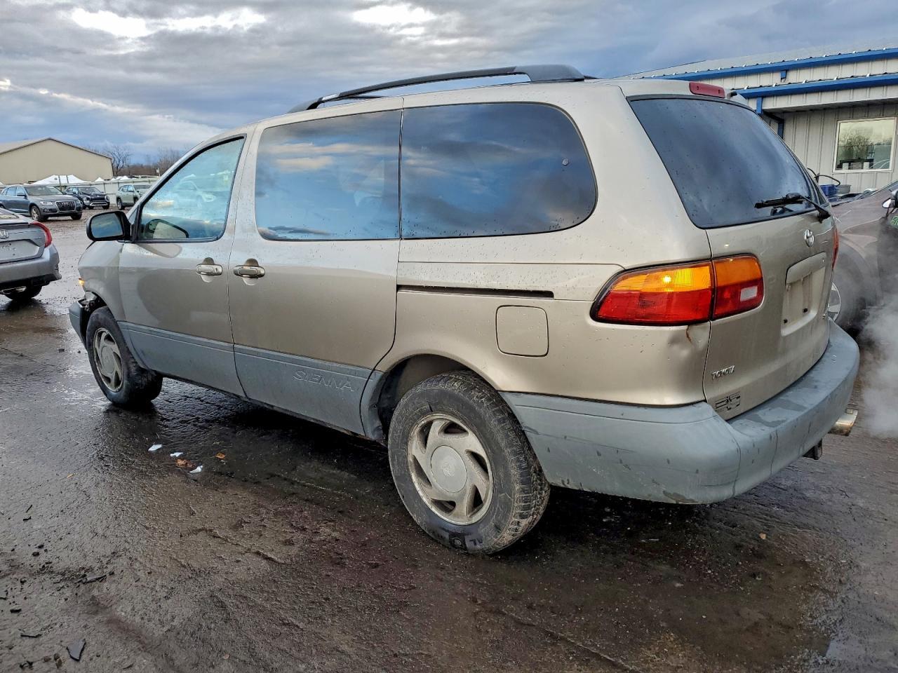 2000 TOYOTA SIENNA