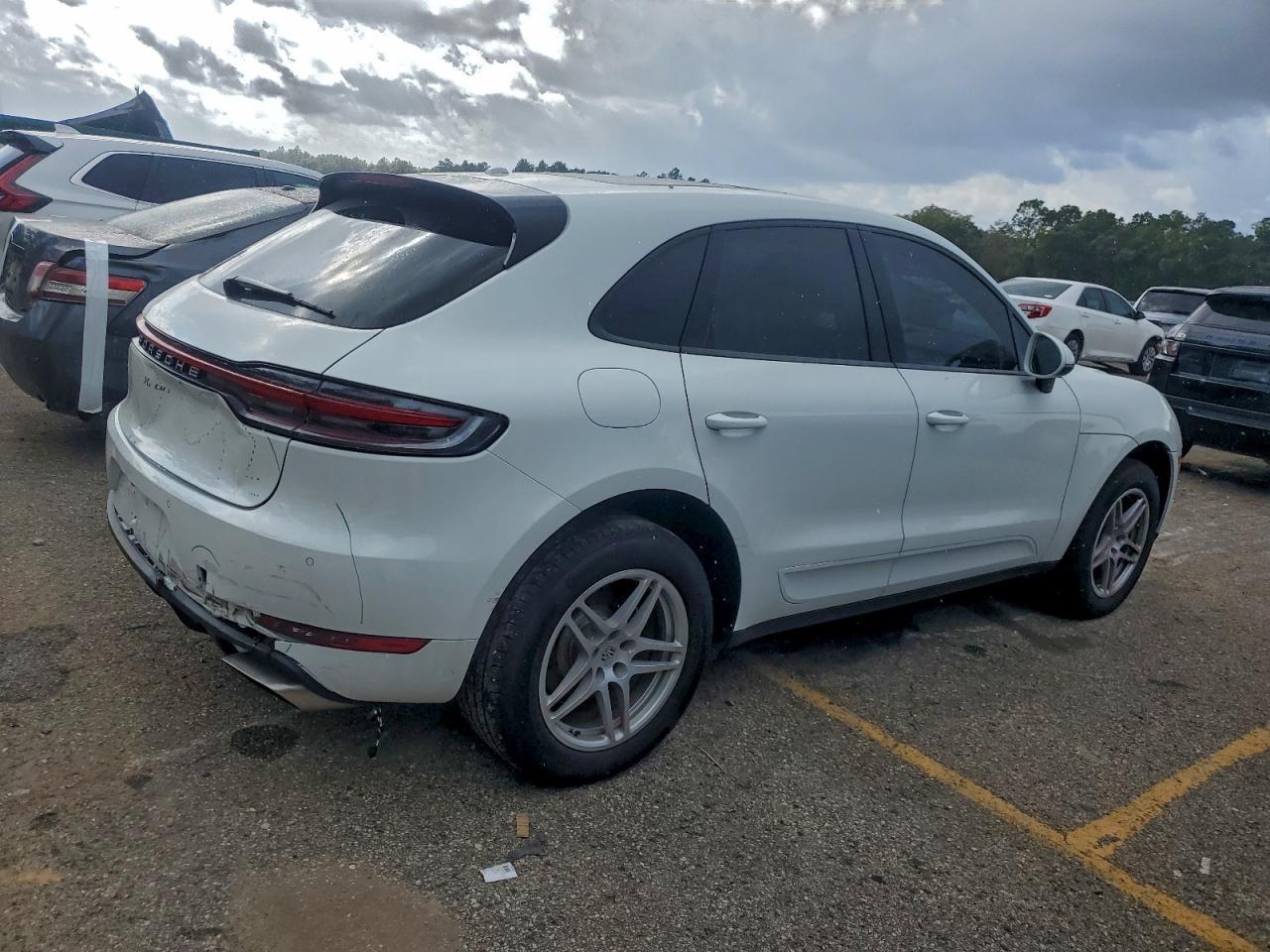 2019 PORSCHE Macan