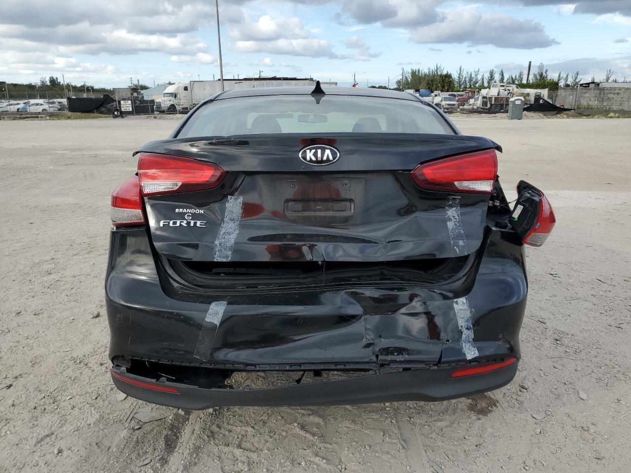 2017 KIA FORTE