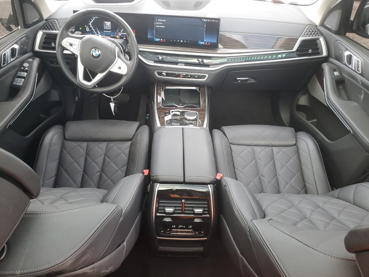 2025 BMW X7