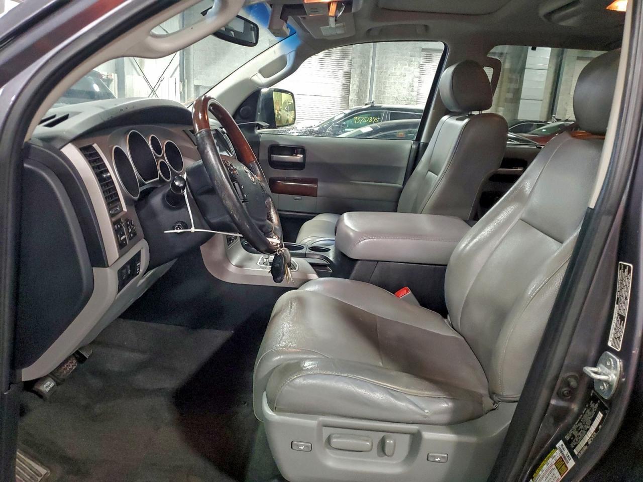 2012 TOYOTA Sequoia