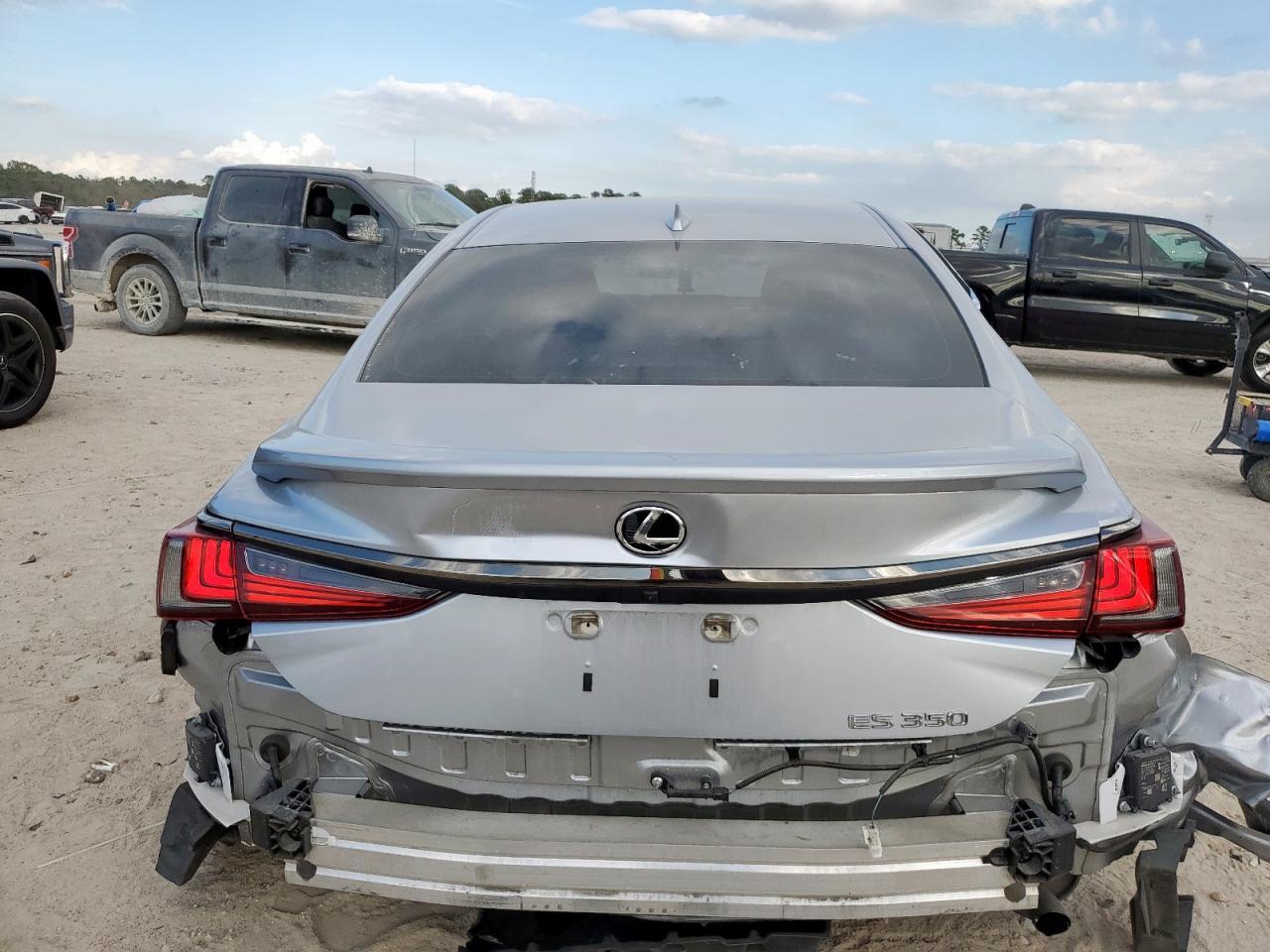 2022 LEXUS ES 350