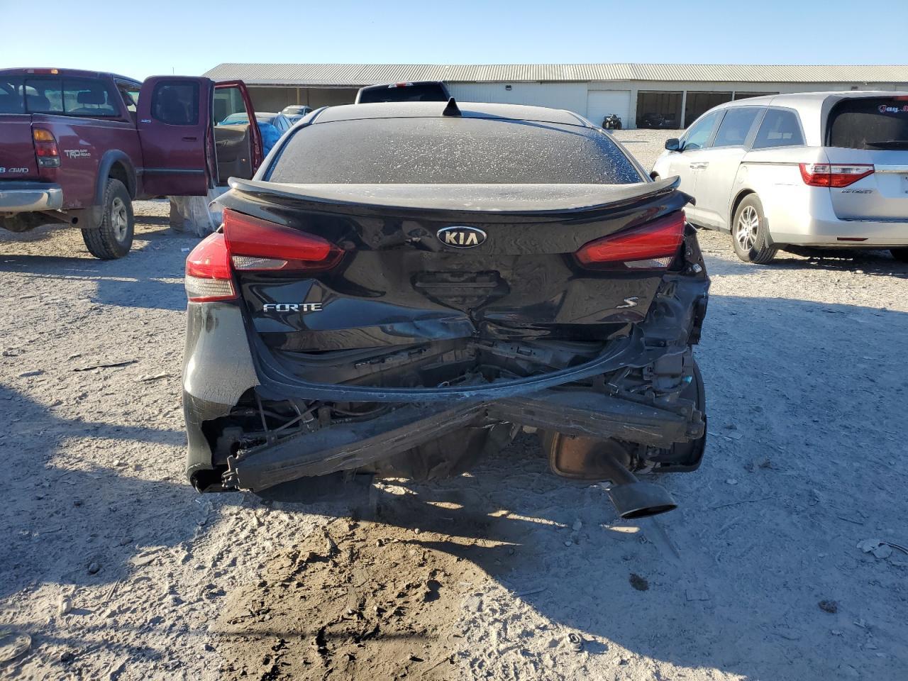 2017 KIA FORTE