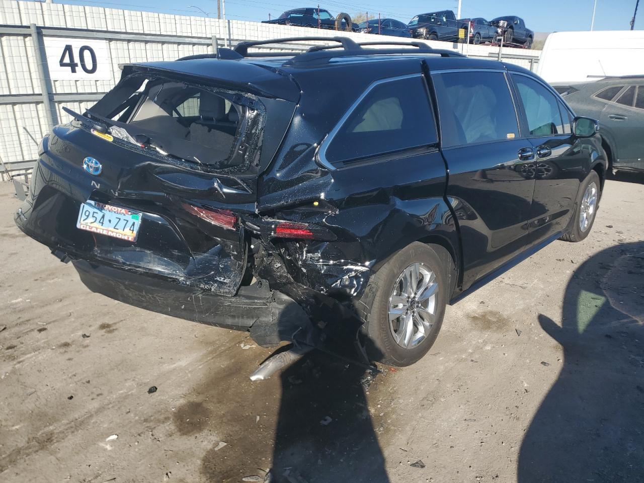 2025 TOYOTA SIENNA