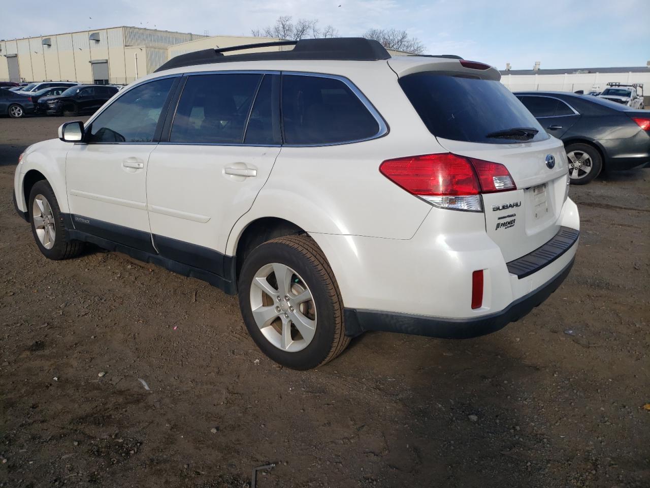 2013 SUBARU Outback