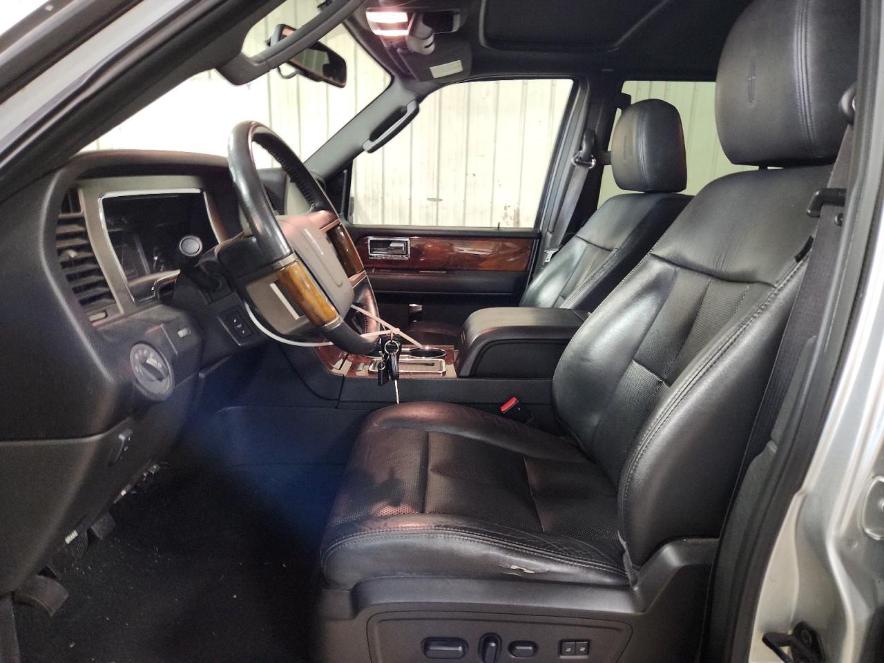 2011 LINCOLN Navigator