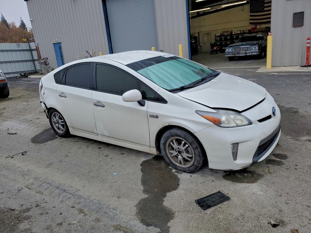 2014 TOYOTA Prius Plug-In