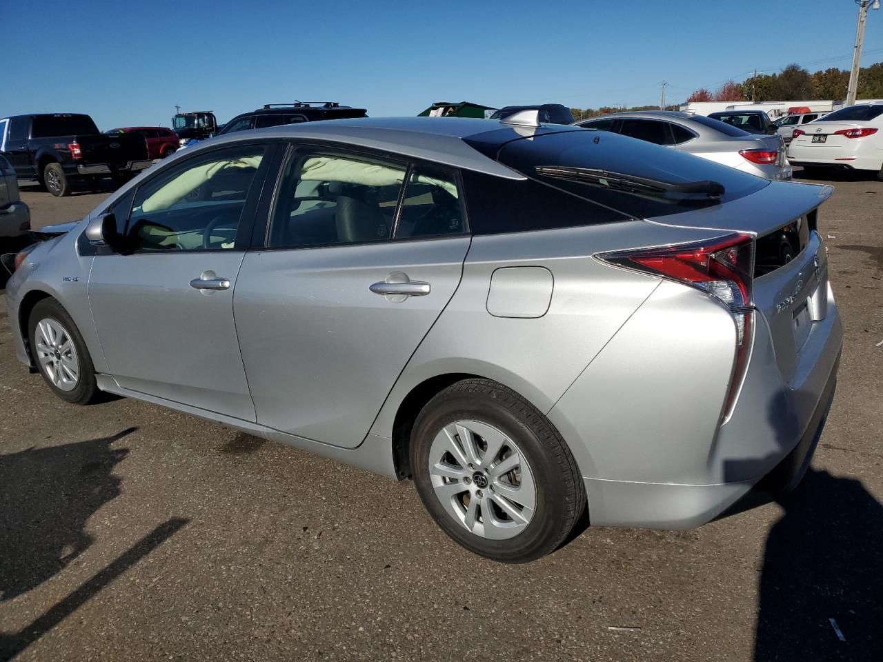 2016 TOYOTA PRIUS