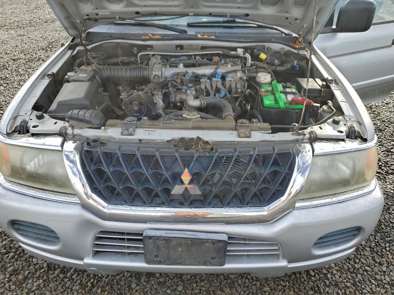 2003 MITSUBISHI Montero
