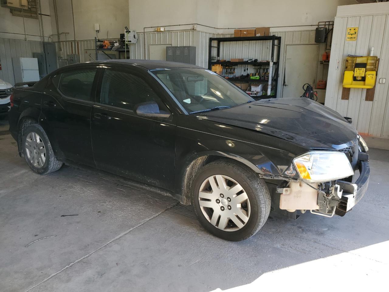 2013 DODGE Avenger