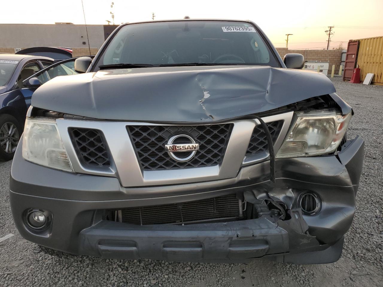 2016 NISSAN Frontier