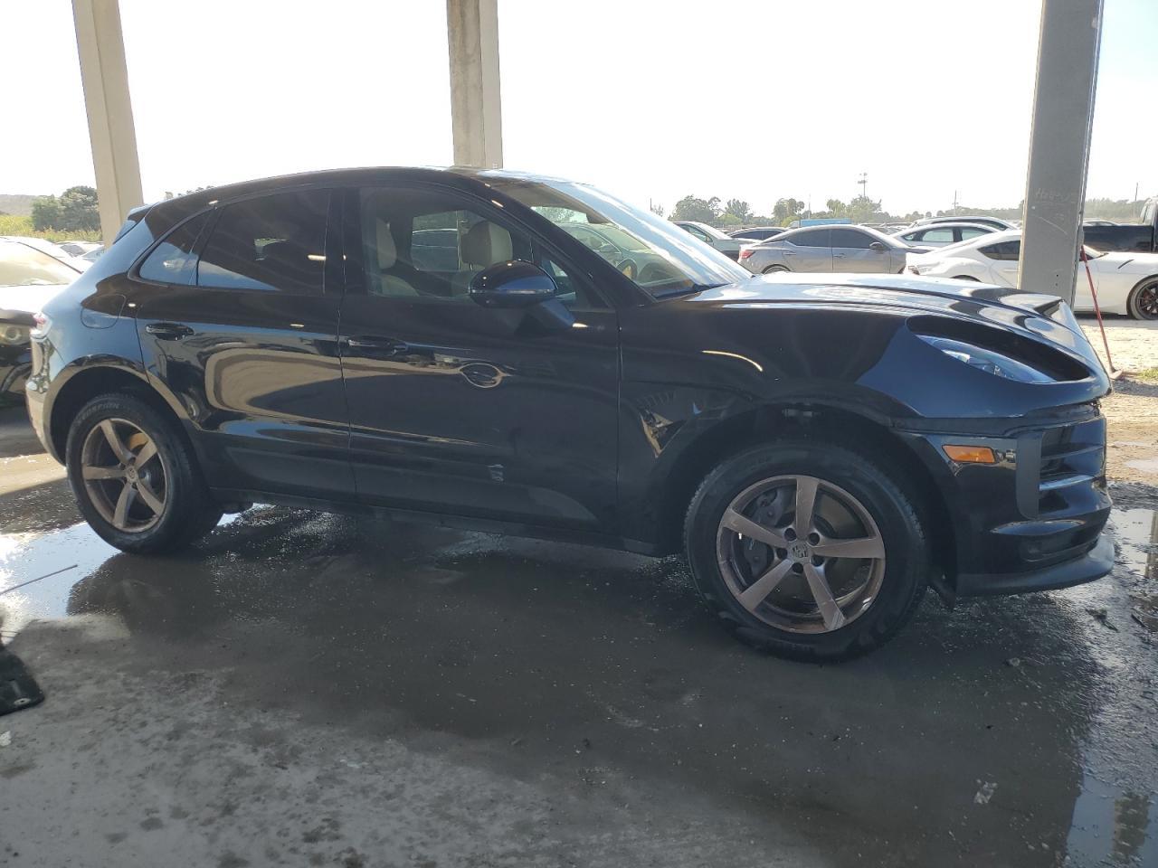 2021 PORSCHE Macan