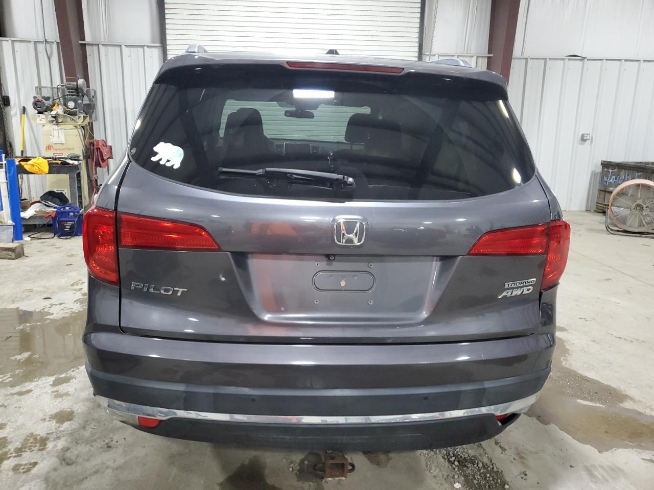 2017 HONDA PILOT
