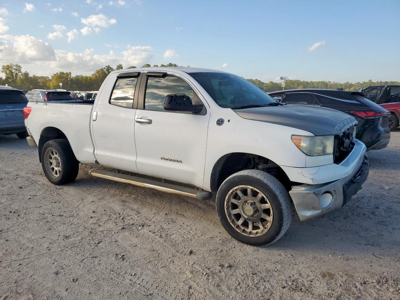 2011 TOYOTA TUNDRA