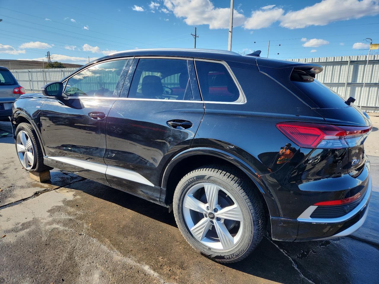 2024 AUDI Q4 e-tron