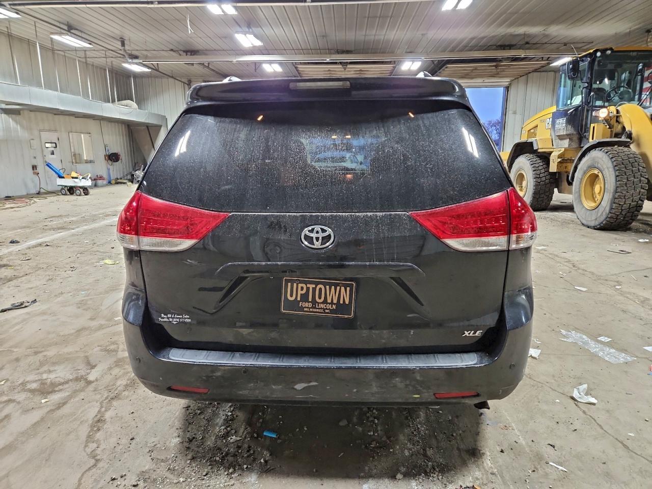 2014 TOYOTA SIENNA
