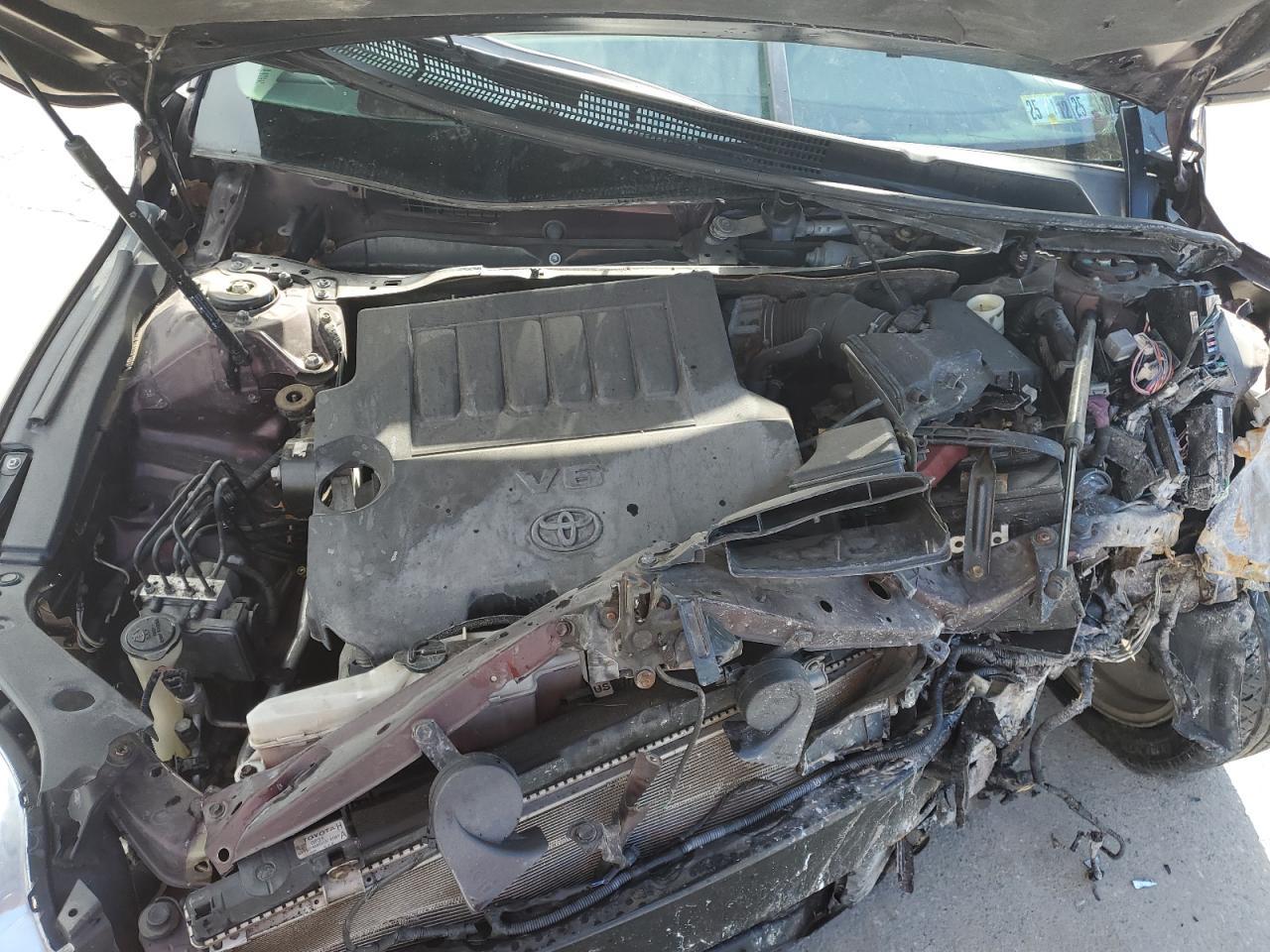 2013 TOYOTA Avalon