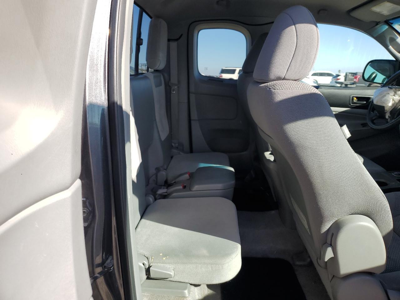 2011 TOYOTA TACOMA