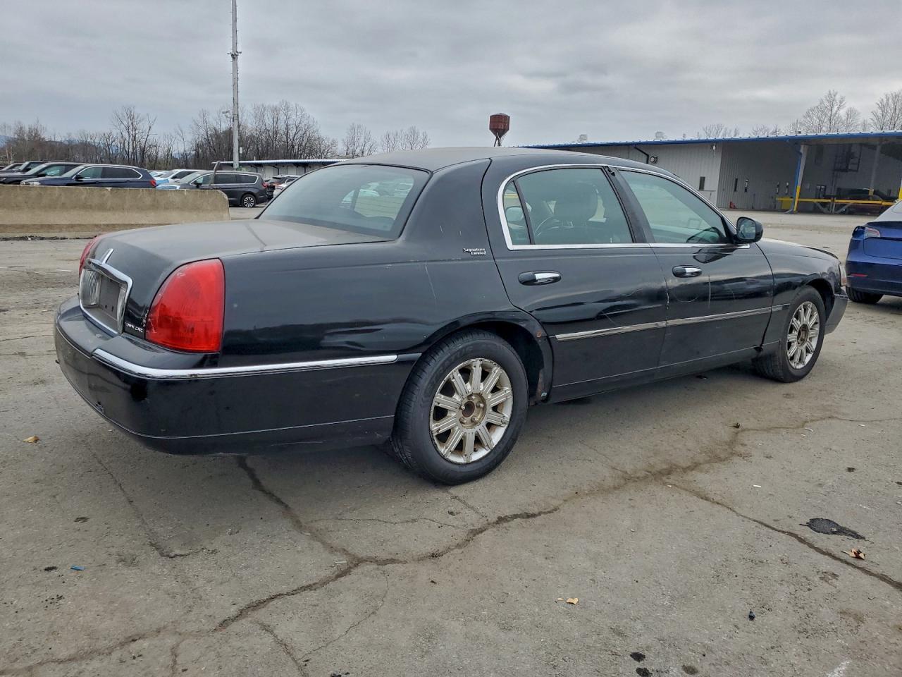 2008 LINCOLN Town Car