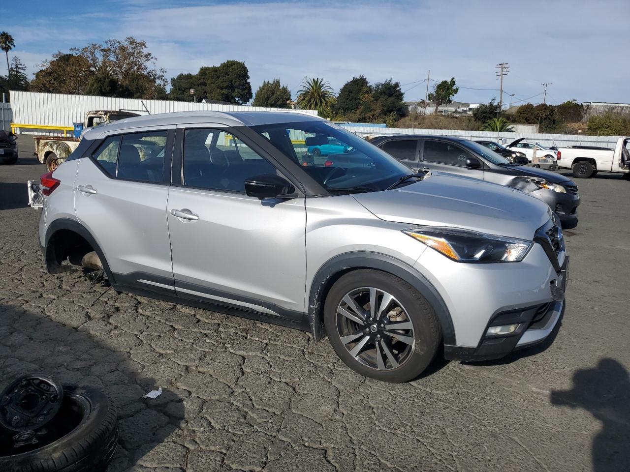 2020 NISSAN KICKS