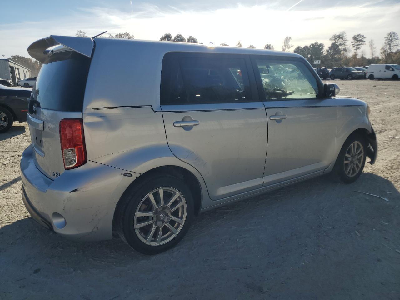 2013 TOYOTA SCION