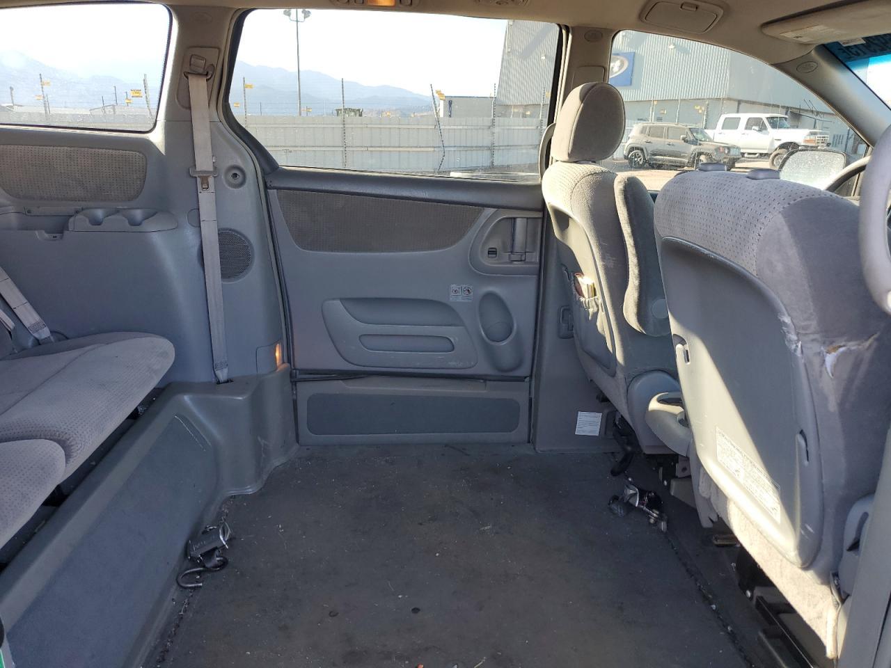2008 TOYOTA SIENNA