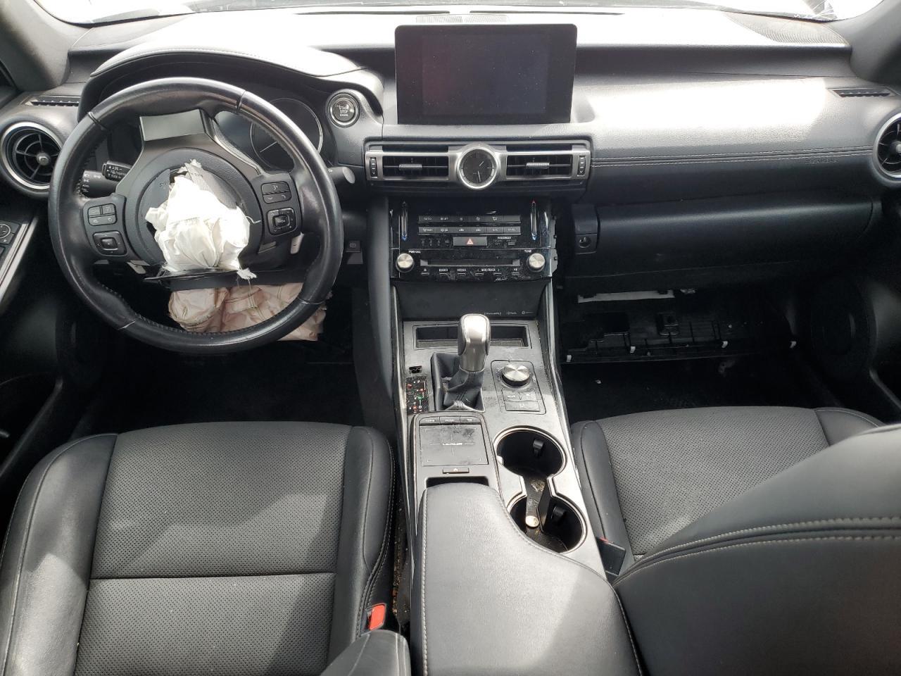 2022 LEXUS IS 300