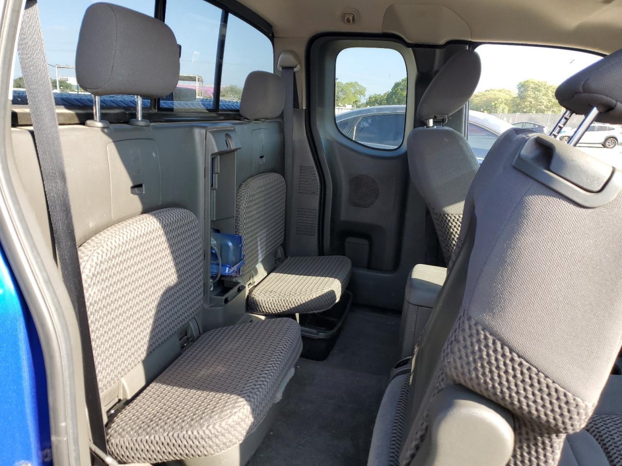 2012 NISSAN Frontier