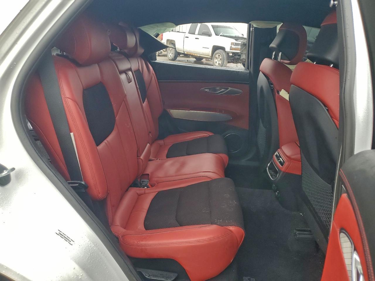 2022 GENESIS GV70