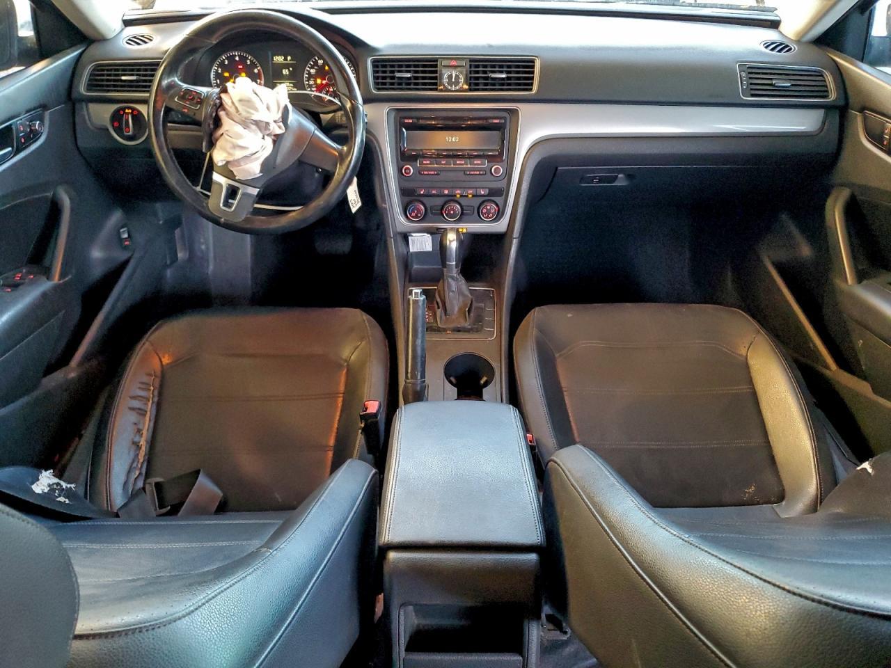 2015 VOLKSWAGEN Passat