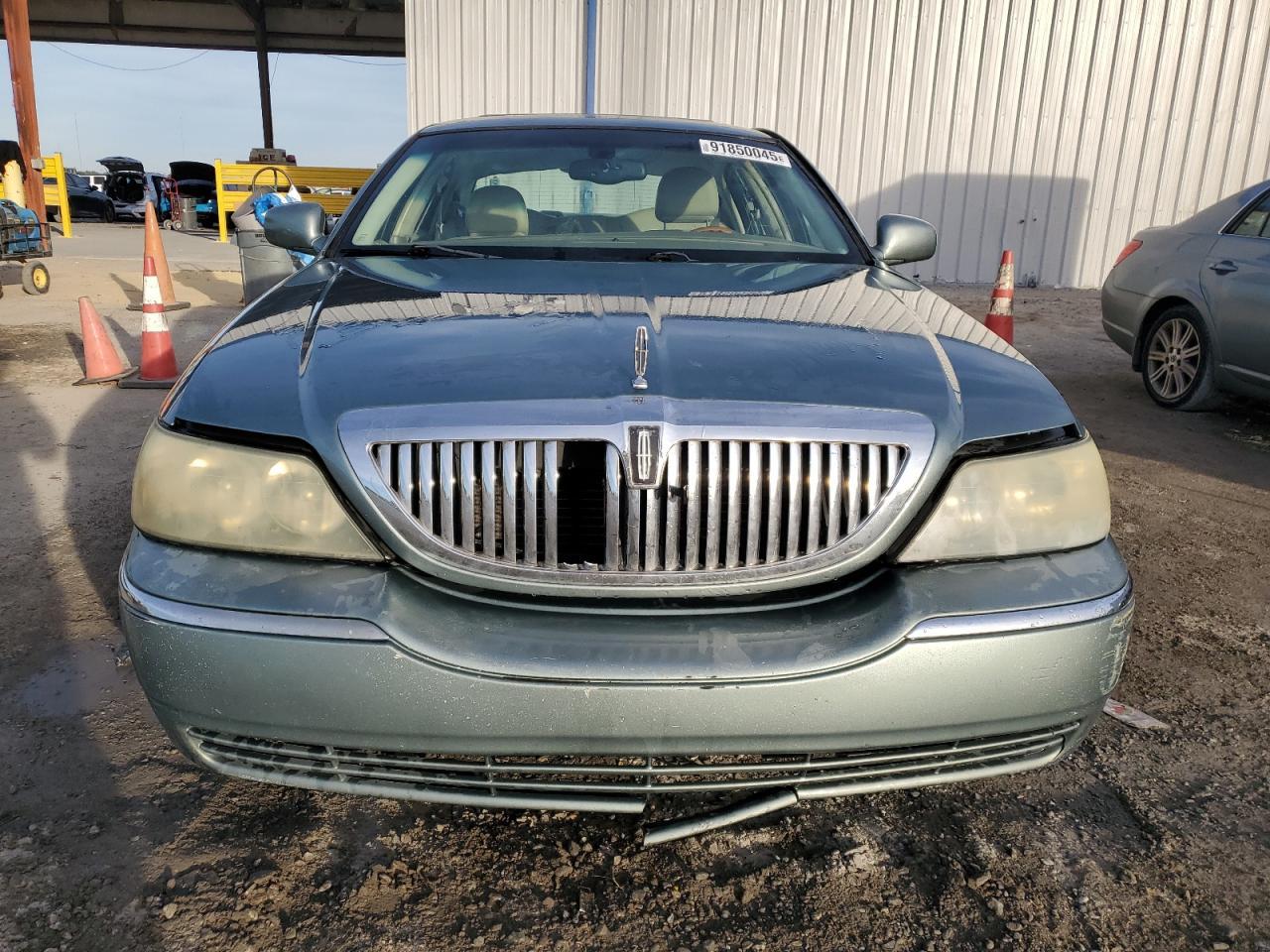 2004 LINCOLN Town Car