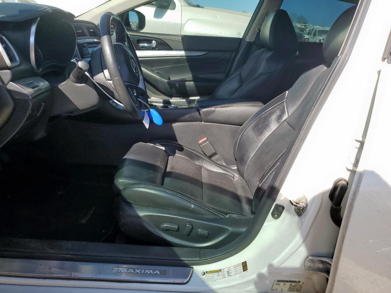 2017 NISSAN Maxima