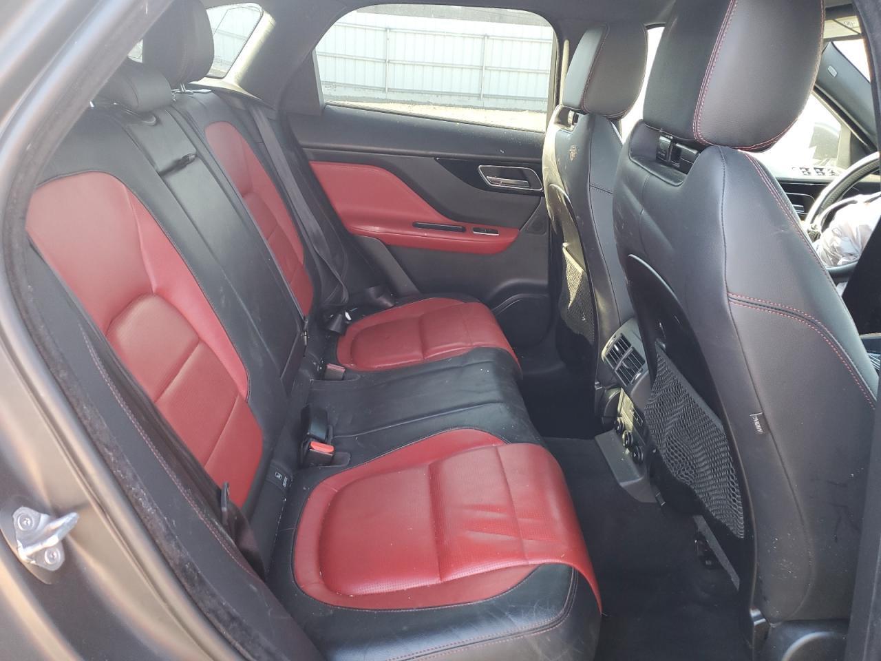 2018 JAGUAR F-Pace
