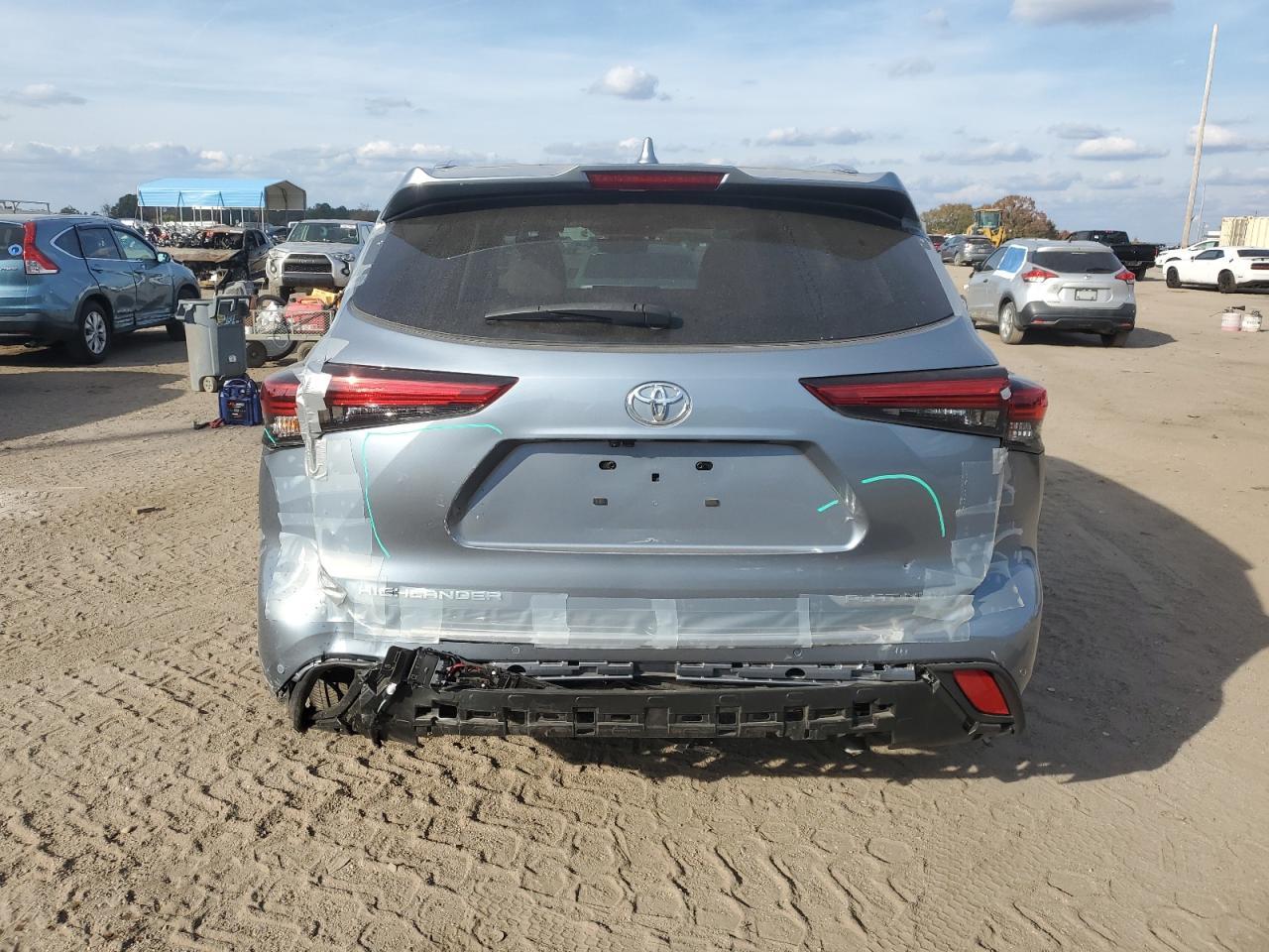 2022 TOYOTA HIGHLANDER