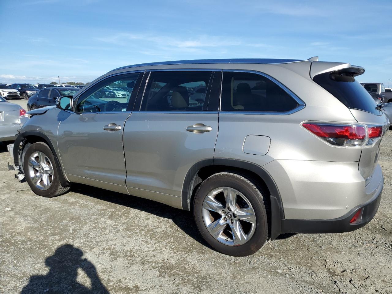 2016 TOYOTA HIGHLANDER