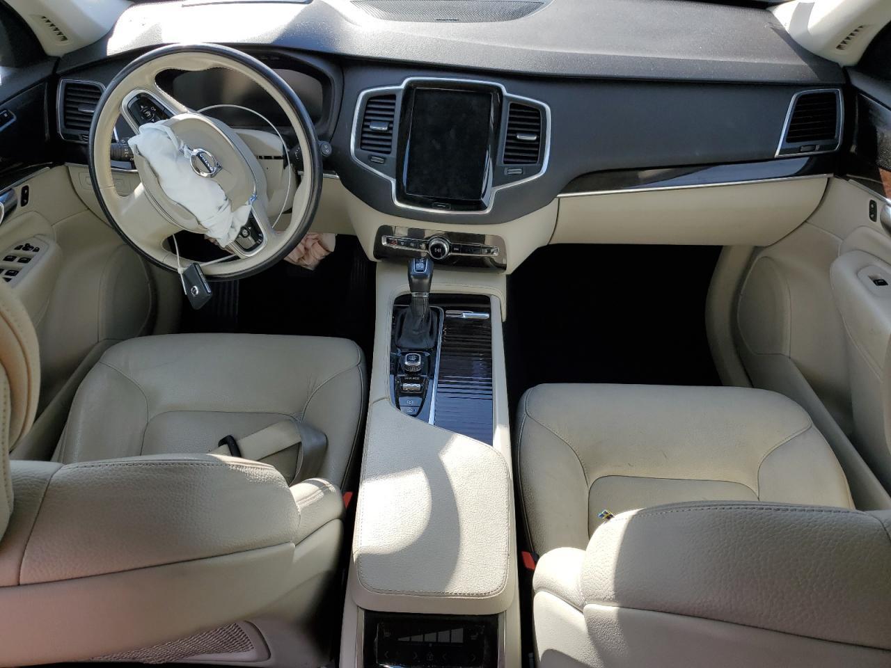 2019 VOLVO XC90