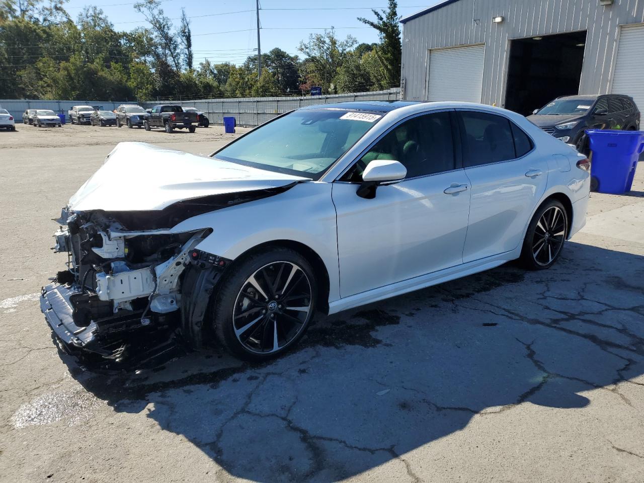 2018 TOYOTA CAMRY