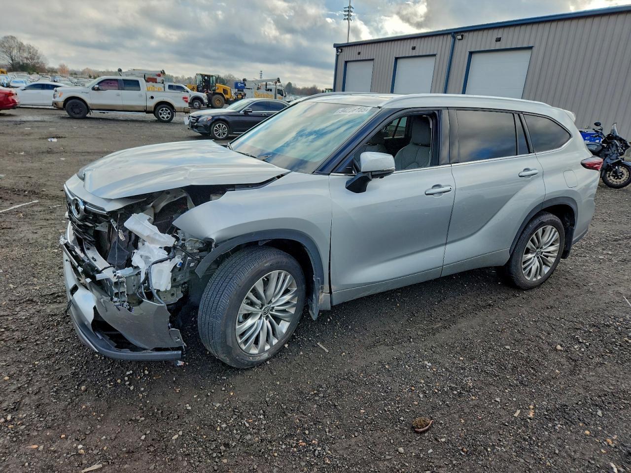 2024 TOYOTA HIGHLANDER