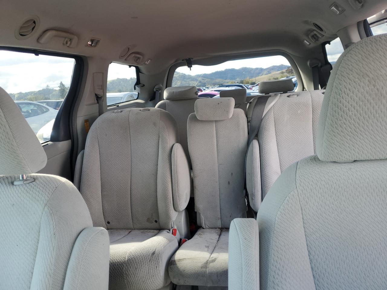 2013 TOYOTA SIENNA