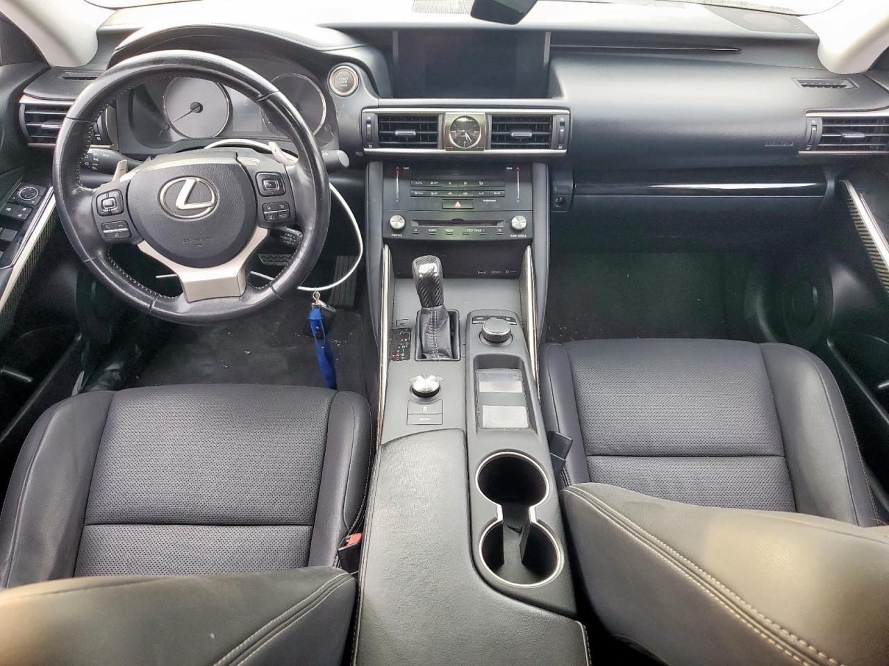 2017 LEXUS IS 200t