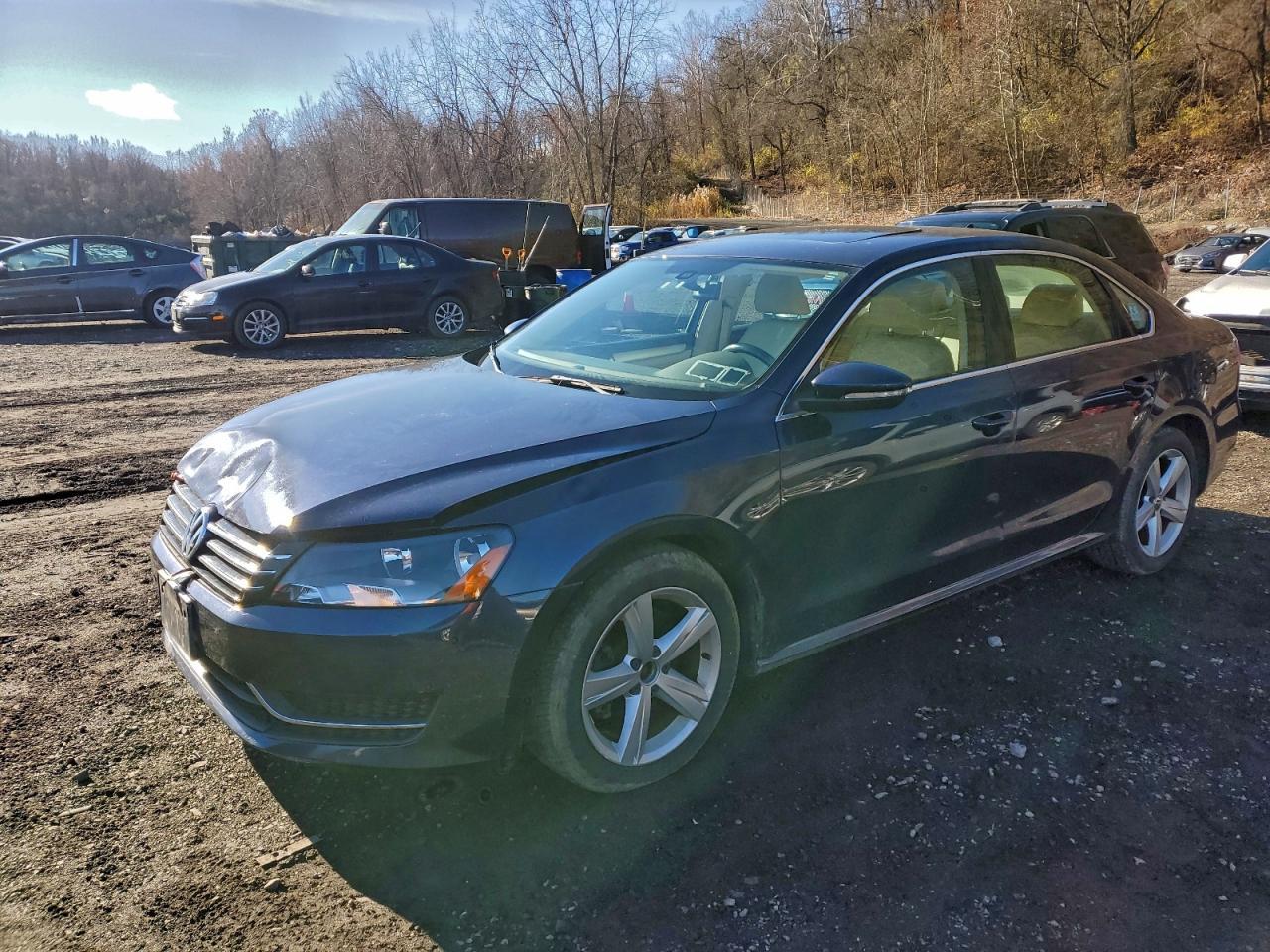 2012 VOLKSWAGEN Passat