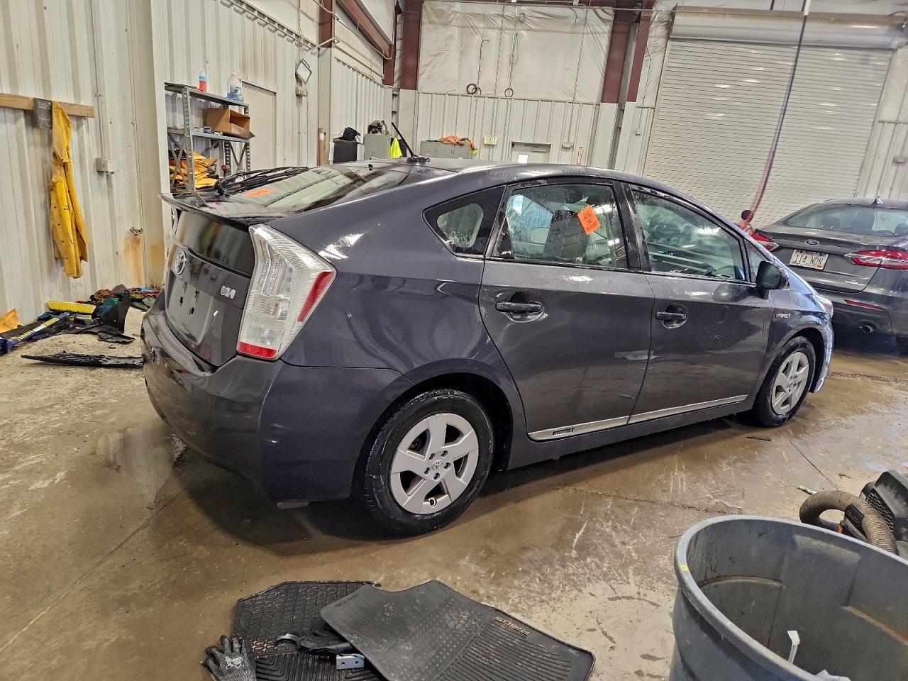 2011 TOYOTA PRIUS