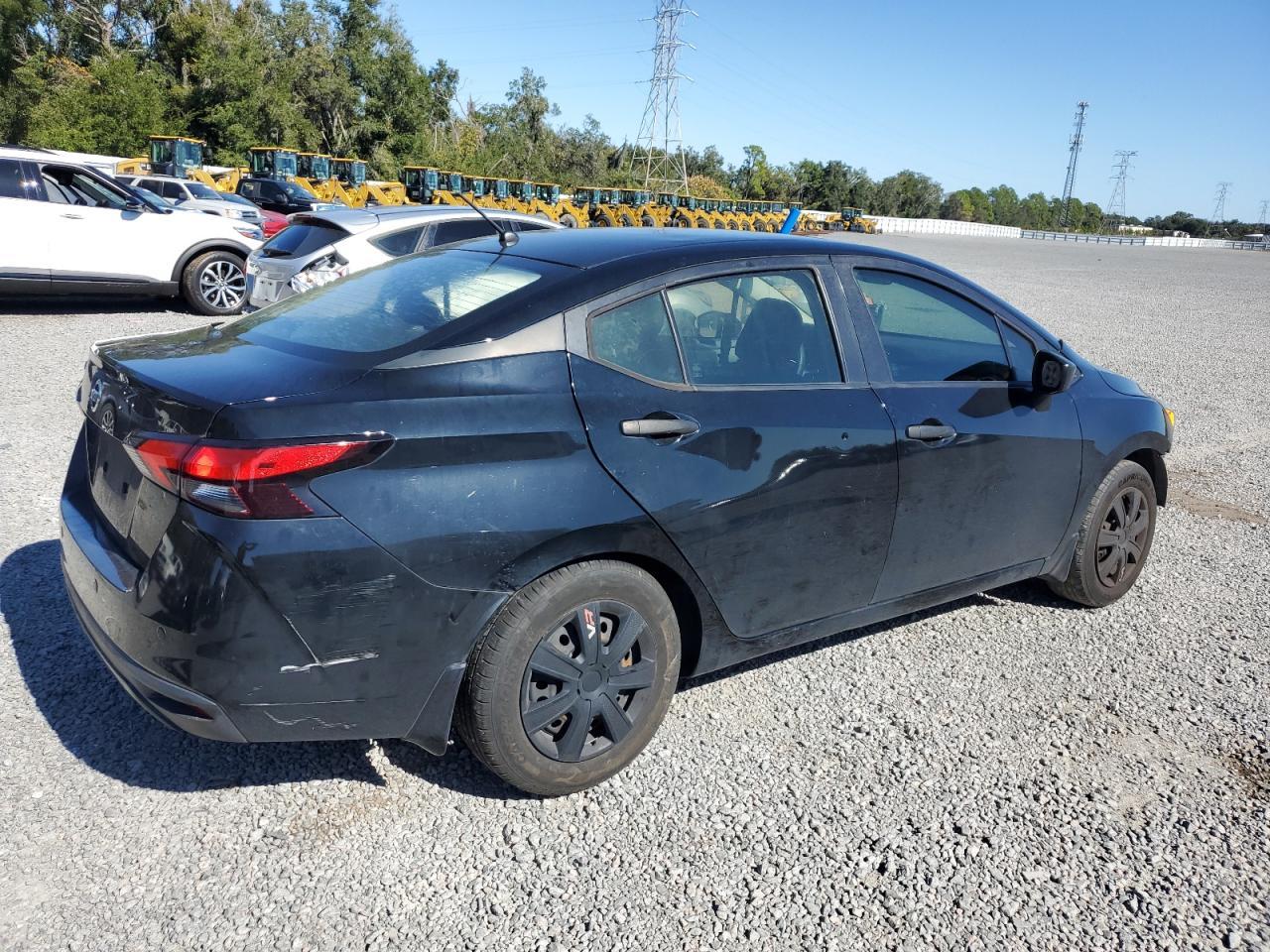 2020 NISSAN VERSA