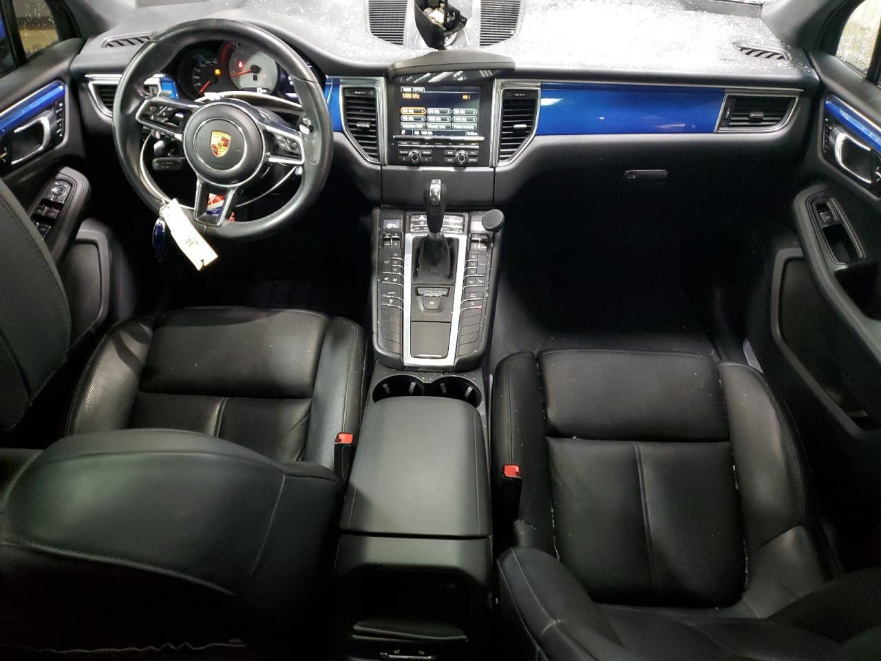 2015 PORSCHE Macan