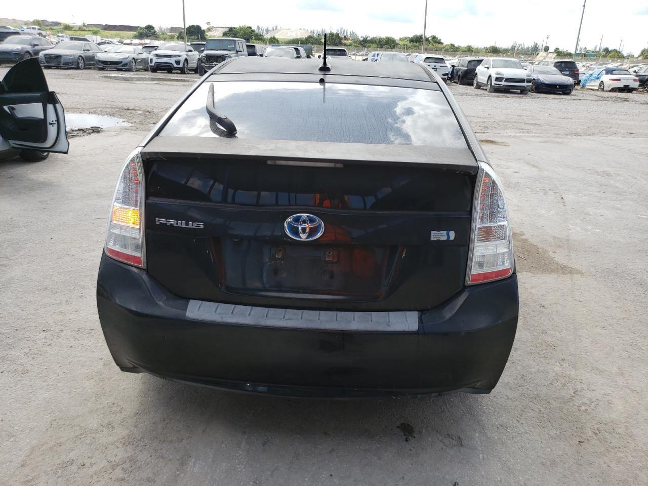 2011 TOYOTA PRIUS